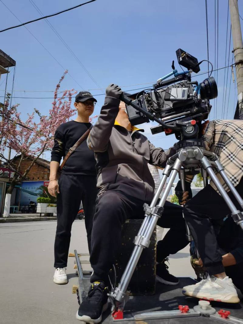 鼎湖区广告片拍摄：快消品牌爆款之选，网感内容适配社媒传播！